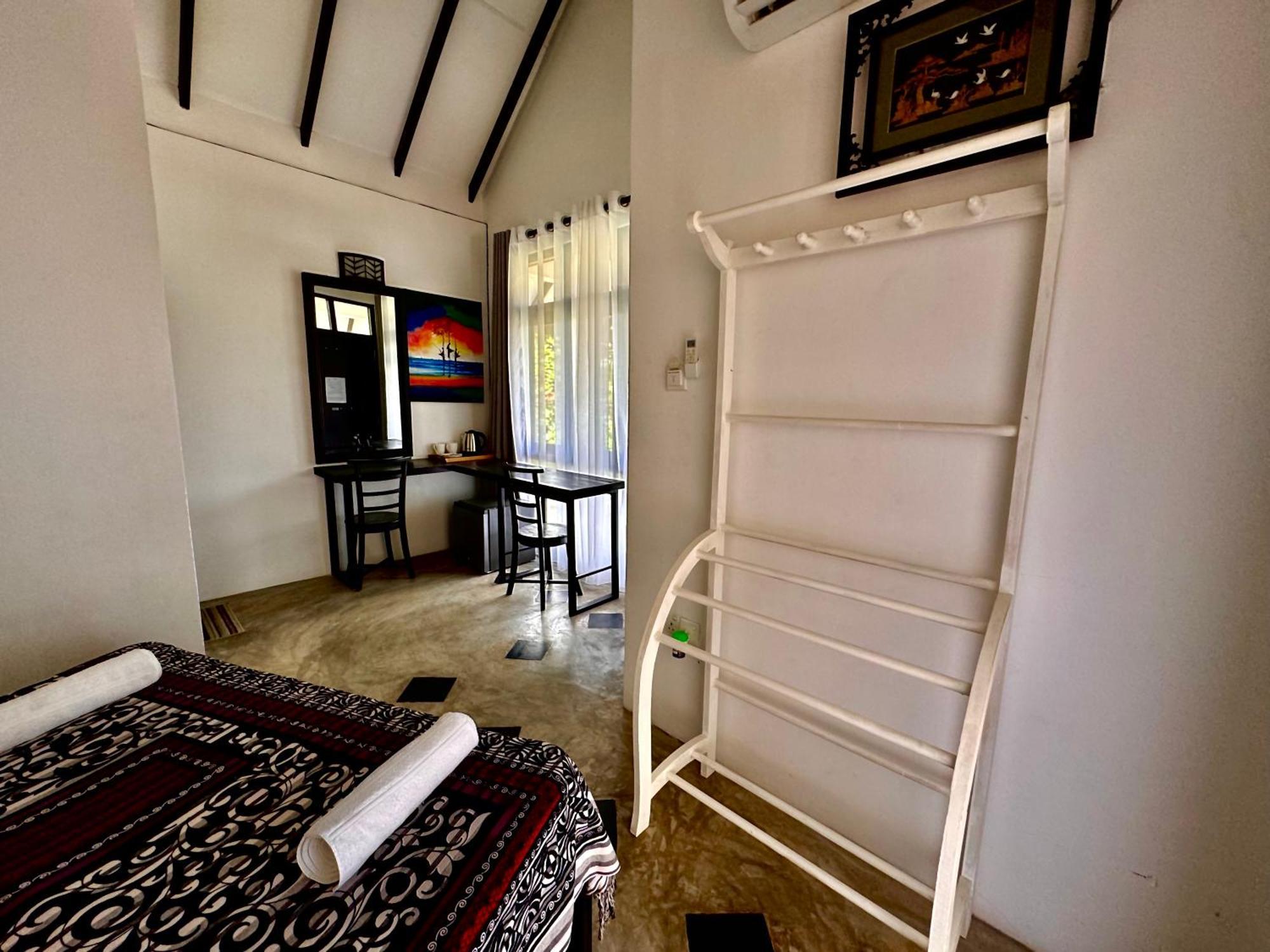 Neo Bay Hotel Weligama Kültér fotó